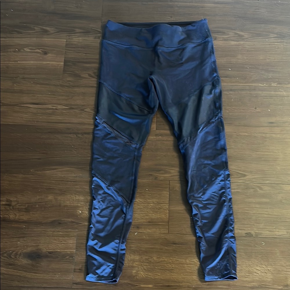 Alo leggings with mesh panels